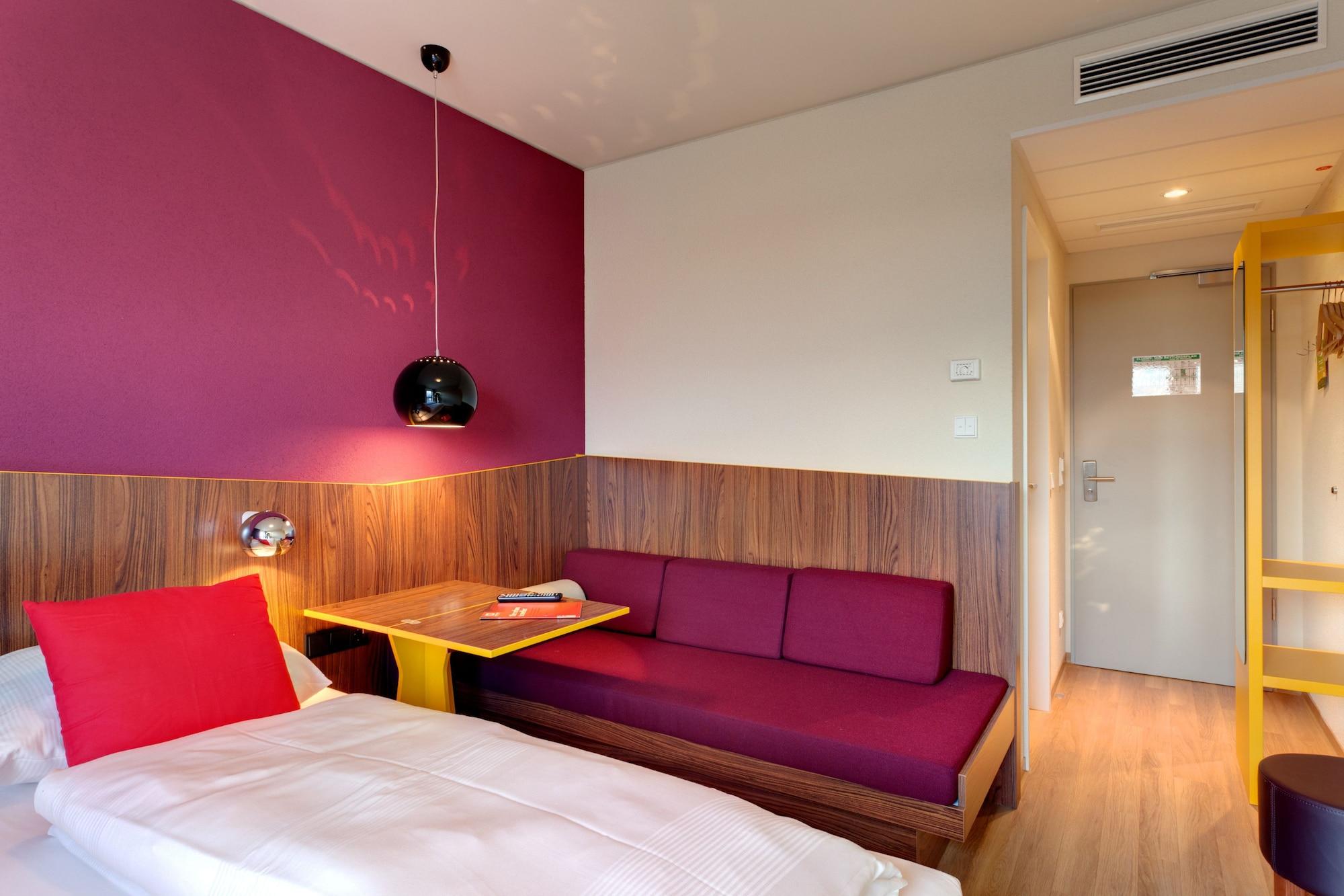 Hotel Meininger Frankfurt Main / Airport 3*